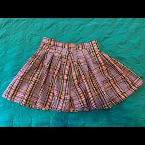 Super cute plaid pleated skirt